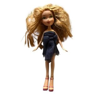 Bratz Doll Head Gamez Meygan MGA‎ 2001 Vintage Strawberry Red Crimped Hair